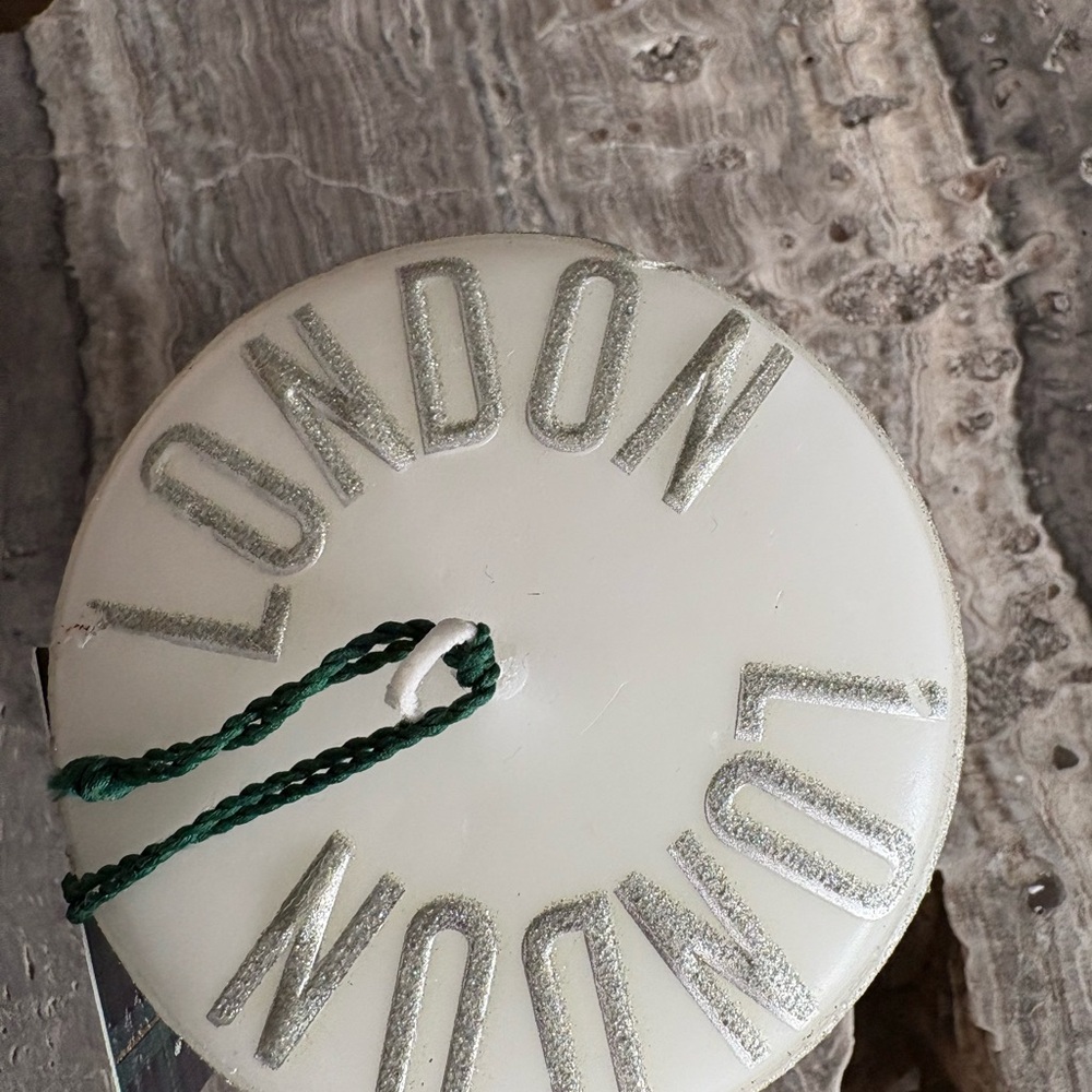Unused World Traveler Gift Collection London Design Pillar Candle - Picture 4 of 6